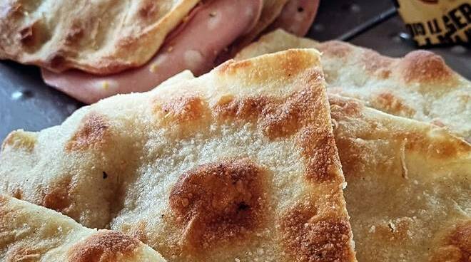 La bontà della pizza con mortadella: una tradizione da gustare da Mammamì Streetfood&pizza al Parco Da Vinci