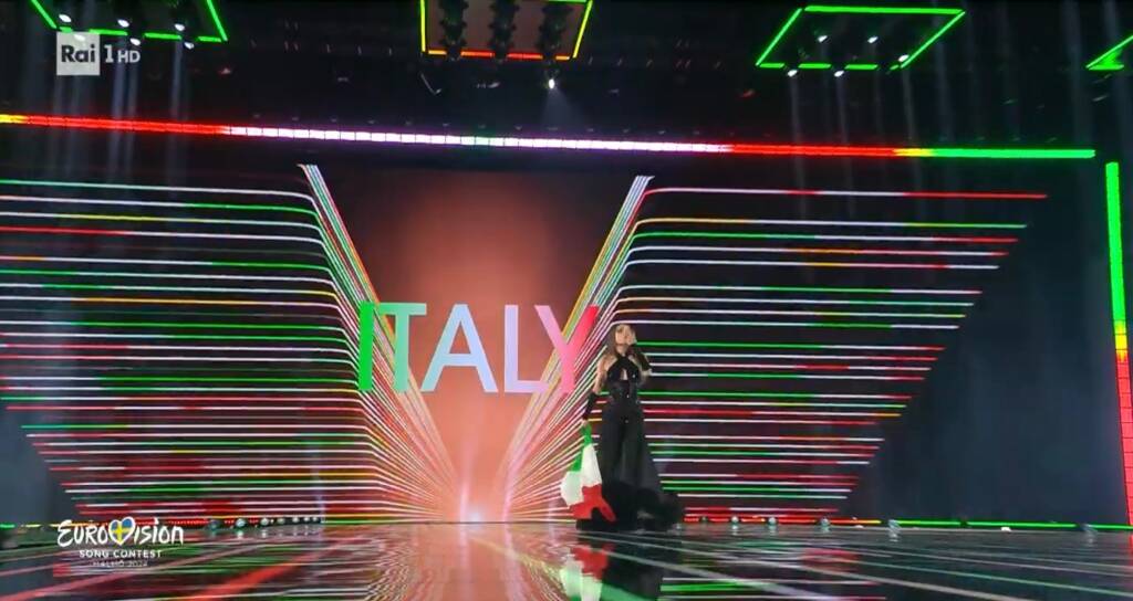 Eurovision 2024: la sfilata di Angelina Mango – VIDEO