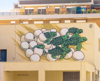 Dal nido al mare: inaugurato ad Ostia il nuovo murale dedicato alle tartarughe marine