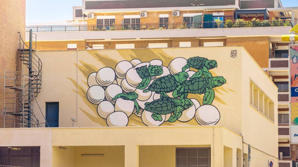 Dal nido al mare: inaugurato ad Ostia il nuovo murale dedicato alle tartarughe marine
