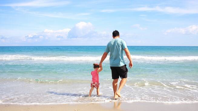 Il mare fa bene ai bambini ed alla loro crescita: ecco cosa dice l’esperta