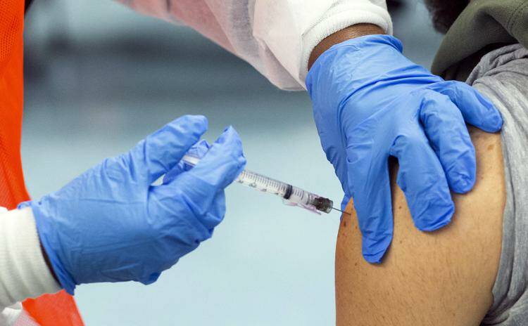 Regione Lazio, dal 1° ottobre al via la vaccinazione per anti-Covid, influenza e polmonite