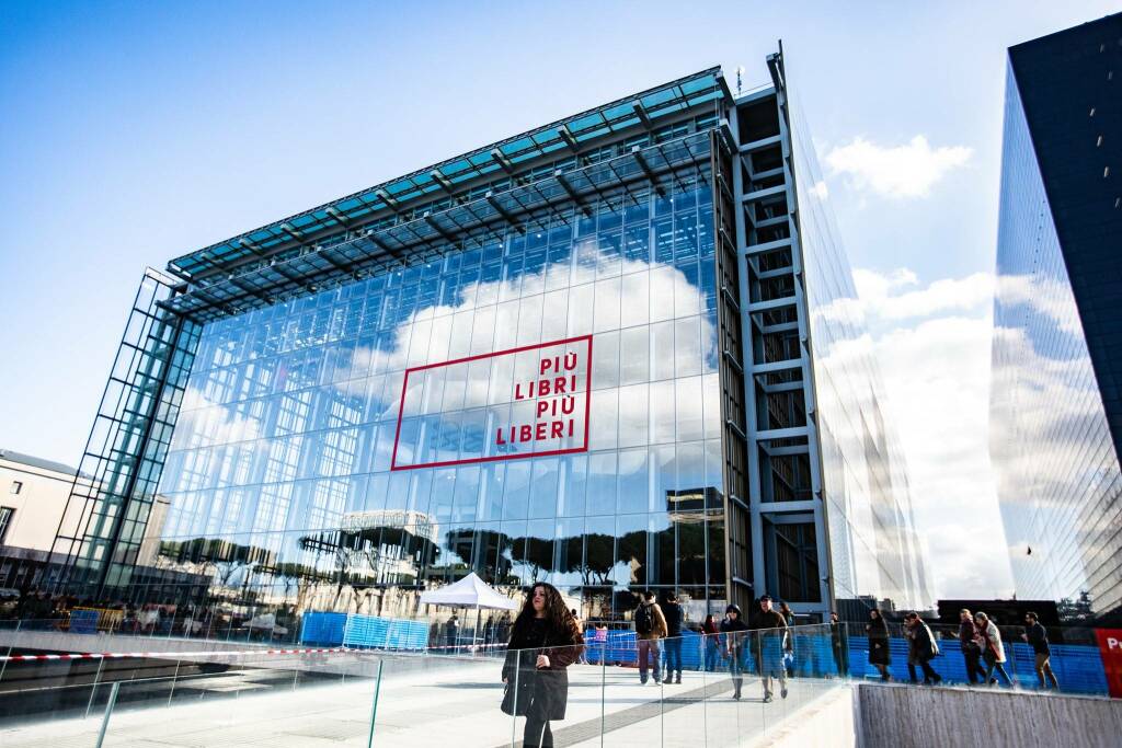 Roma, alla Nuvola eventi al completo e stand degli editori gremiti