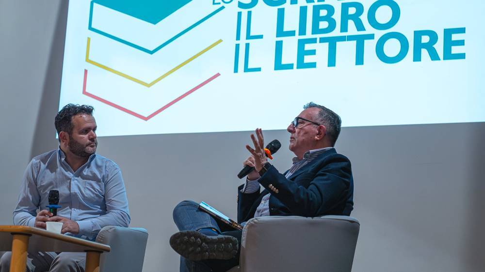 Civitavecchia, grande successo per la presentazione del libro “La Locanda alla Fine del Mondo” di Kempes Astolfi